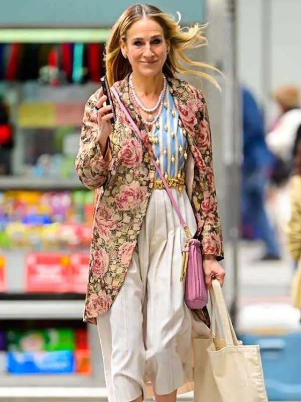 And Just Like That S02 Sarah Jessica Parker Floral Blazer